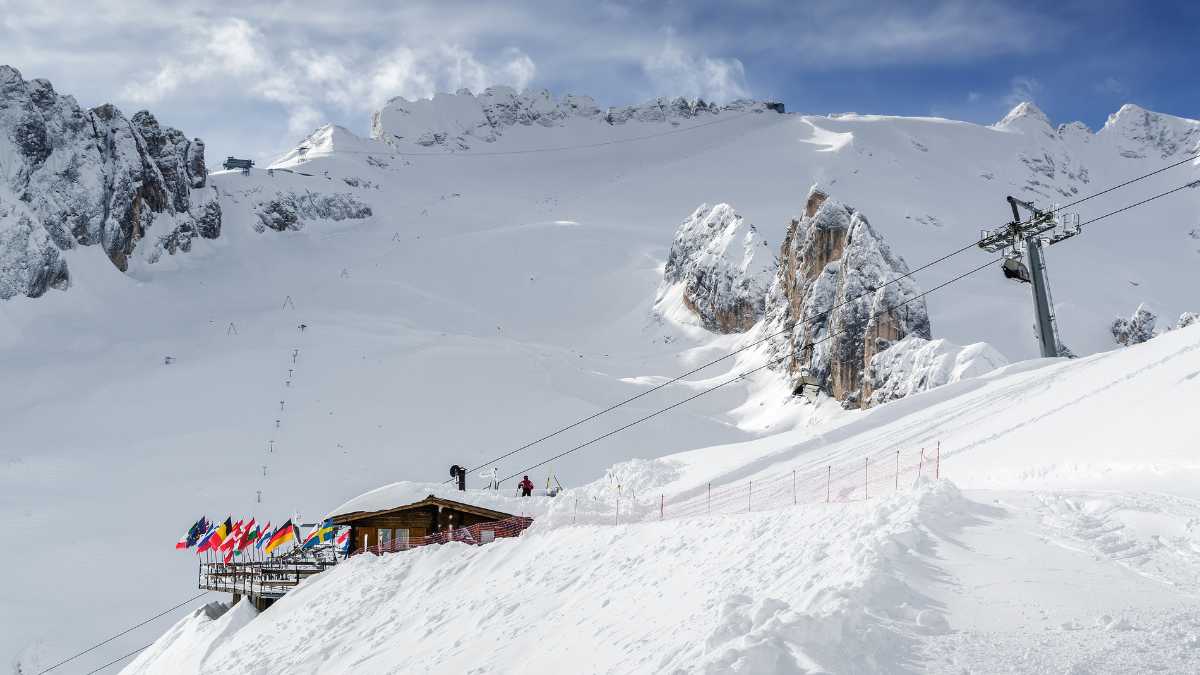 Val di Fassa: Un Paradiso Montano nel Cuore delle Dolomiti