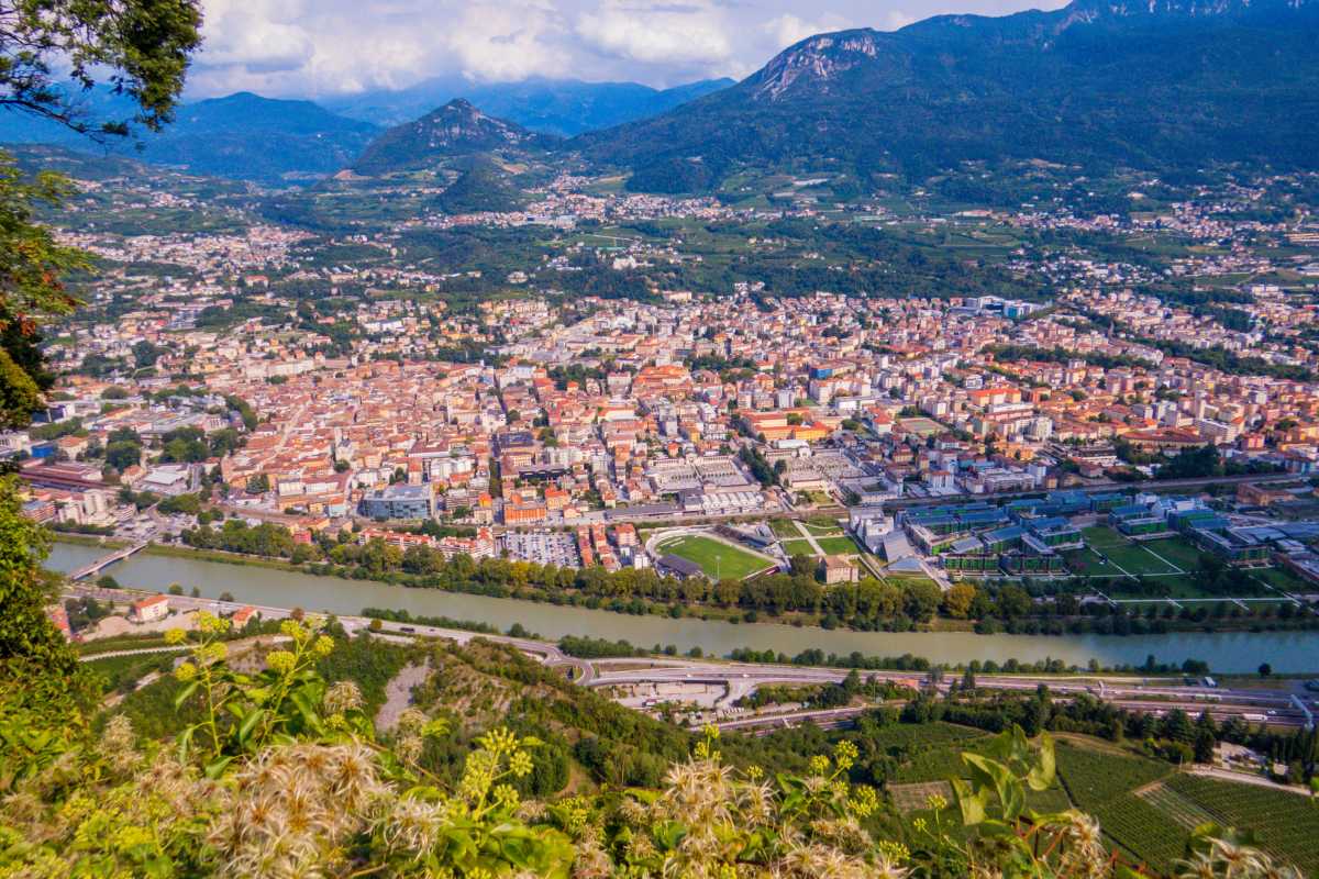 Vista dai Giardini di Castel Thun con Trento sullo sfondo
